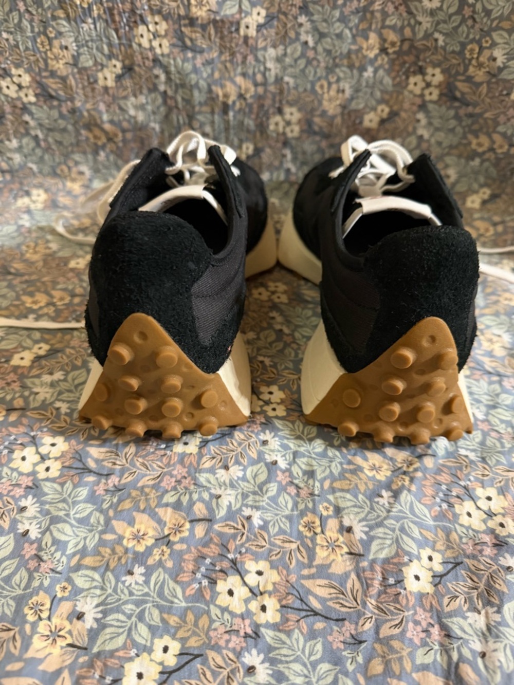 New Balance Women's 327 Running Sneakers - Picture 4 of 5